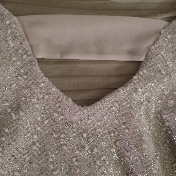 Jennifer Lopez Long Sleeve Top - Picture 7 of 7